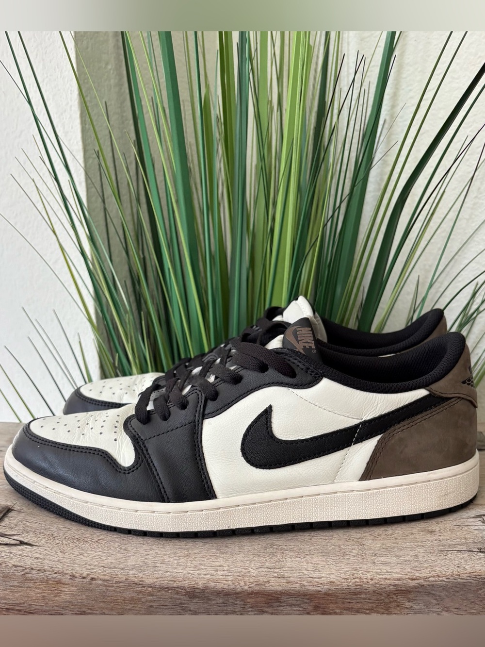 Air Jordan 1 Low Mocha Sneakers